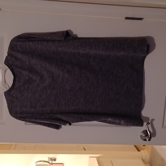 💙🌺Gray Heathered Top - Picture 5 of 6